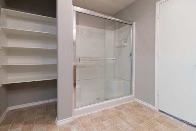 Building Photo - 9331 Norwood Trails Dr