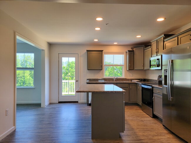 Building Photo - 2129 S Autumn Chase Dr