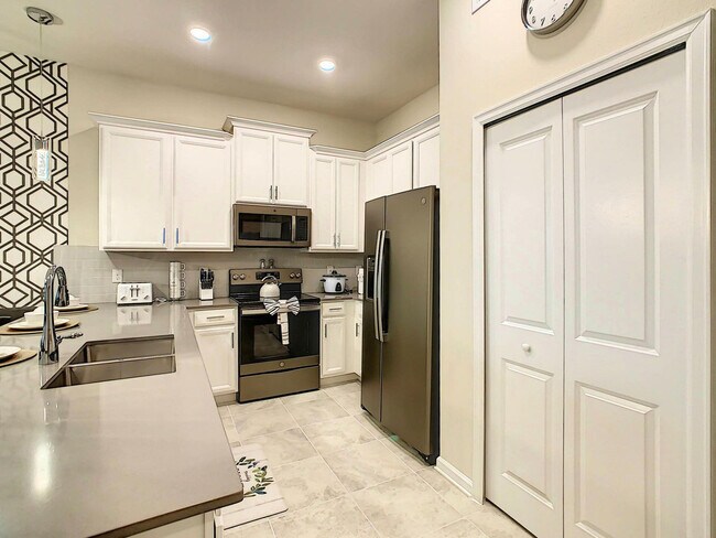 Building Photo - 1520 Oasis Club Blvd