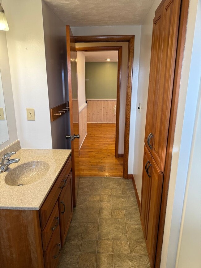 Building Photo - 558 Shippensburg Rd