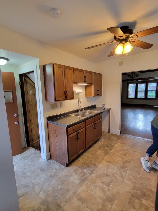 Kitchen3 - 2143 S 68th St