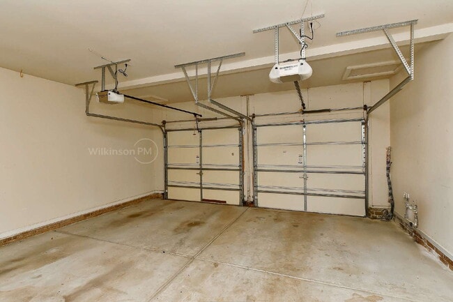 Building Photo - Luxurious 5 Bedroom 3.5 Bathroom for Rent ...