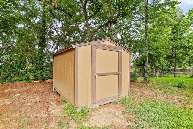 Building Photo - 757 Sandy Ln