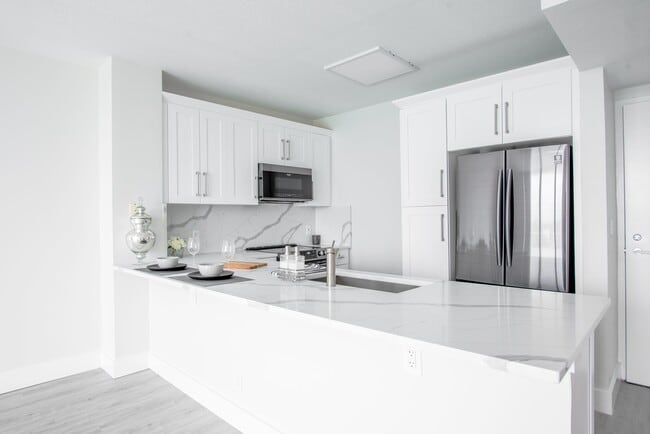 Building Photo - 1551 N Flagler Dr