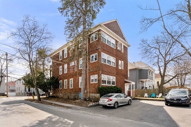 Building Photo - 172 Beech St