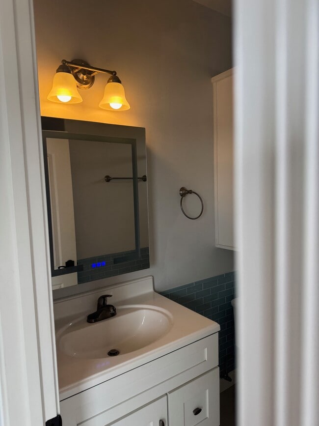 Building Photo - 4470 Swift Ave