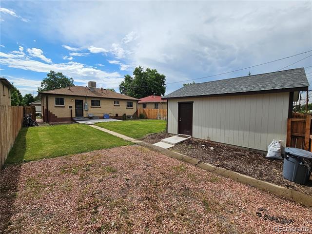 Building Photo - 3536 Dahlia St