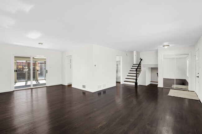Building Photo - 17000 Cherry Creek Ave