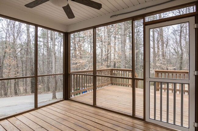 Building Photo - Central AVL - Beautiful 3/2 Cape Cod