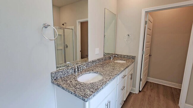 Building Photo - 10532 S Redland St