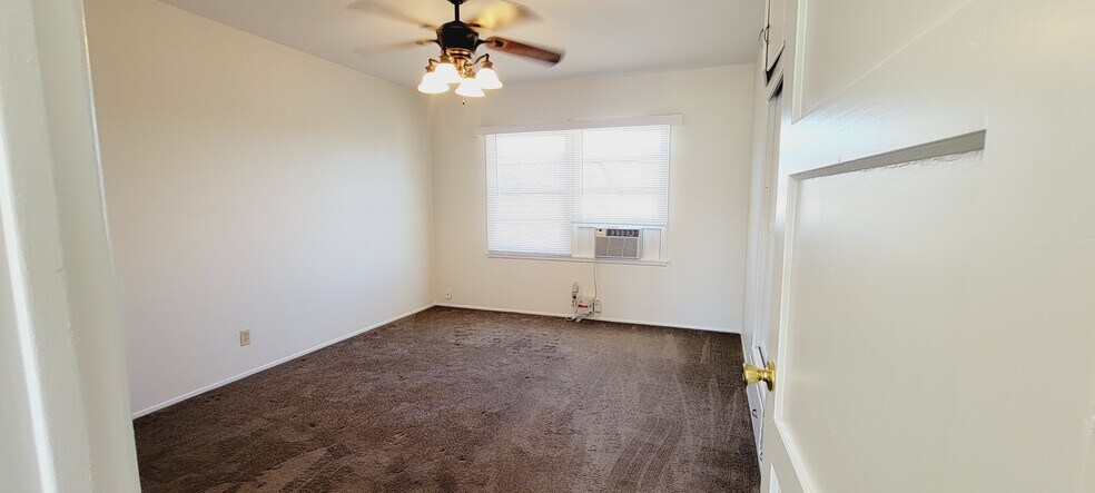 Building Photo - 16911 Glenetta Way