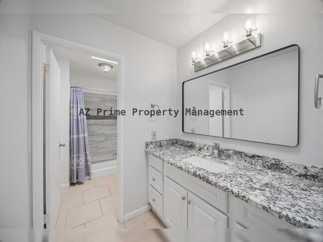 Building Photo - 625 S Allred Dr