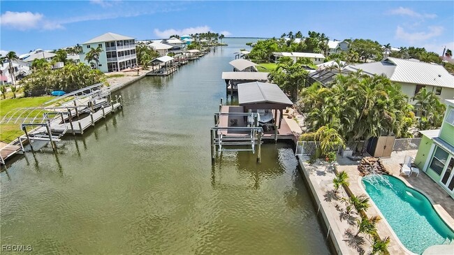 Building Photo - 2372 Baybreeze St