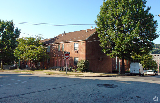 Building Photo - Pleasant Valley Apartments