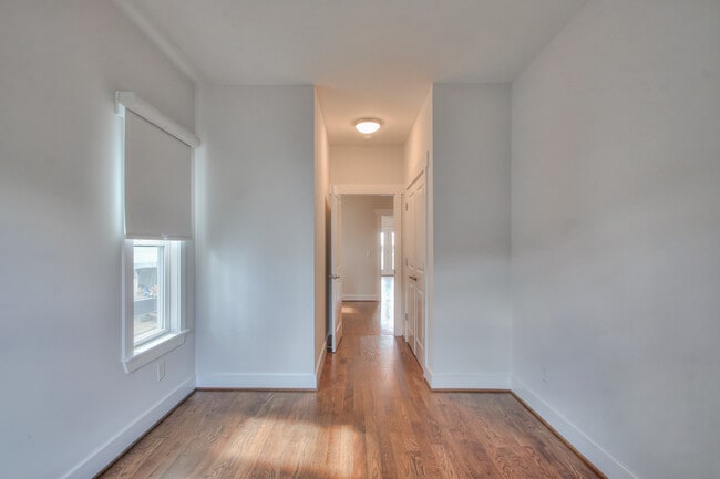 Building Photo - 1319B Pillow St