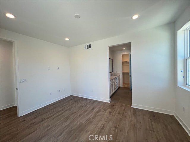 Building Photo - 36318 Warren Dr