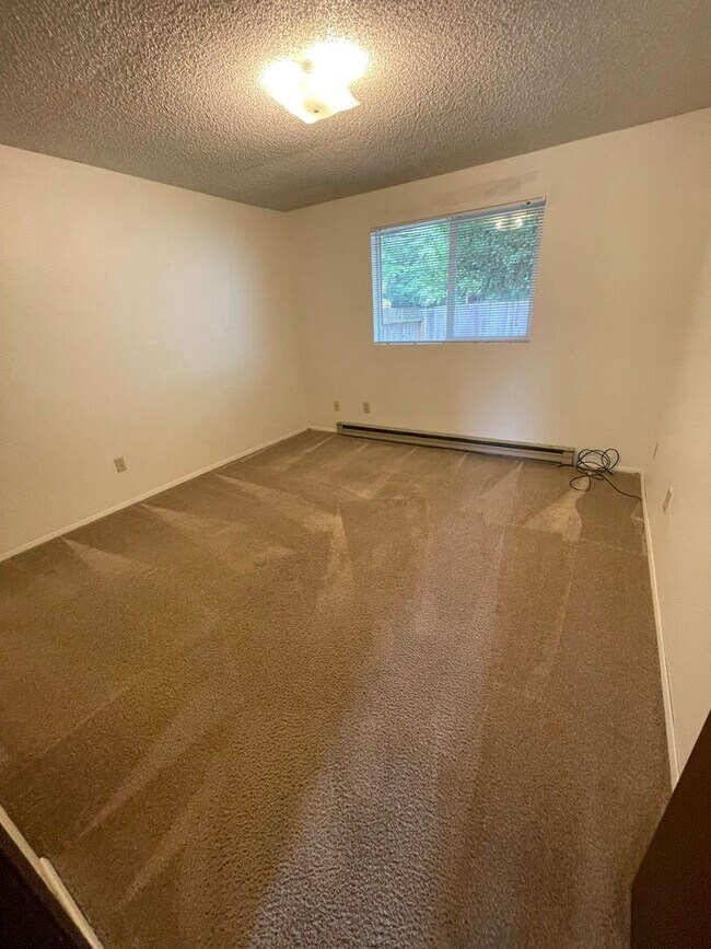Building Photo - 2 Bedroom unit with Garage in Blaine