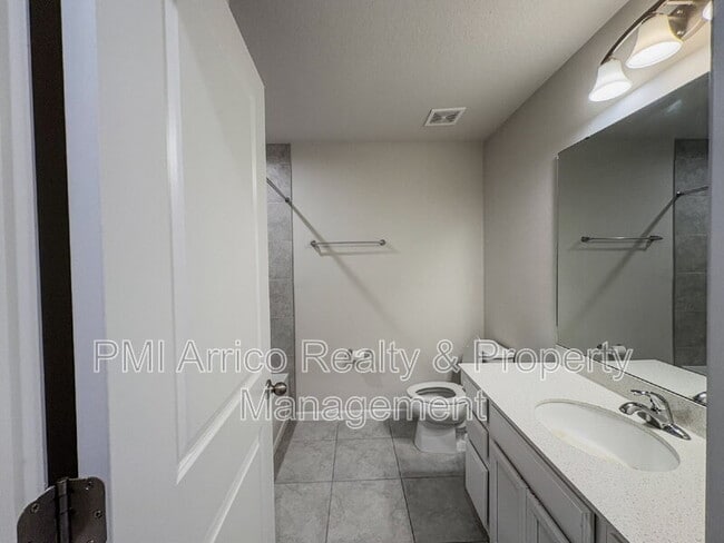 Building Photo - 2144 Laceflower Dr