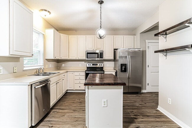 Building Photo - 795 Shellbark St