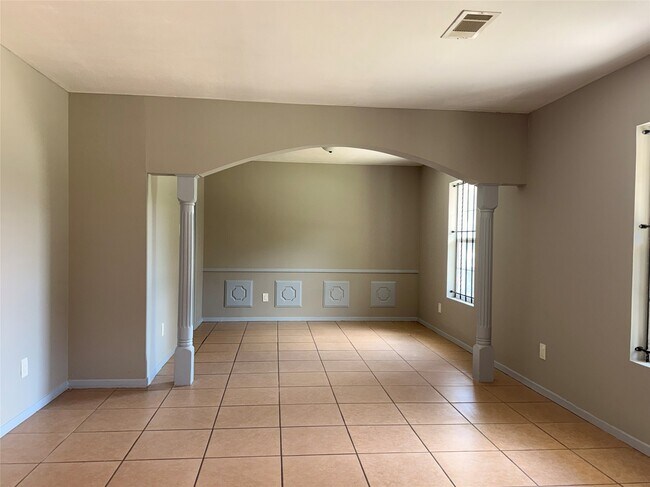 Building Photo - 6841 Flamingo Dr