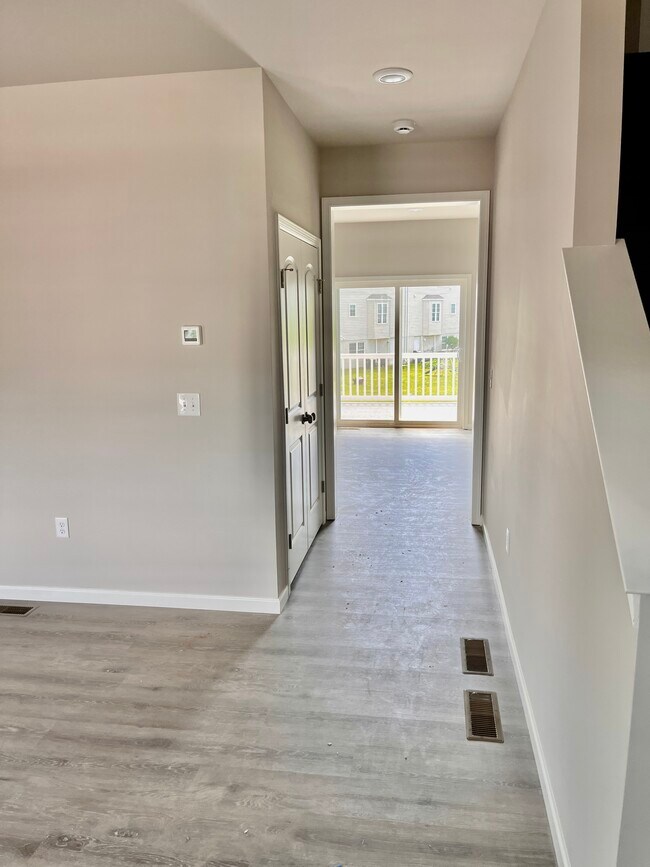 Building Photo - 12-30 Riverview Dr