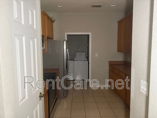 Building Photo - 3025 Greystone Loop