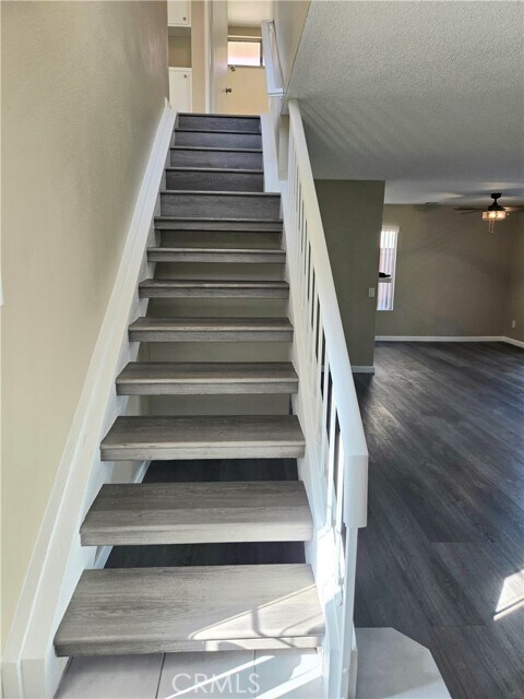 Building Photo - 1711 Glenview Dr