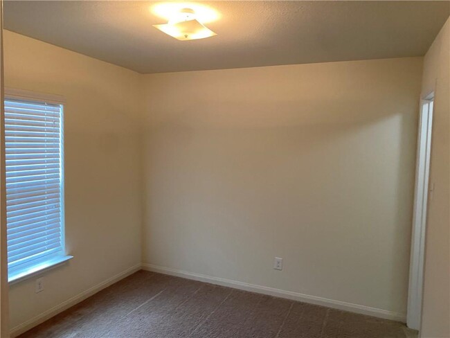 Building Photo - 309 Johnston Ln