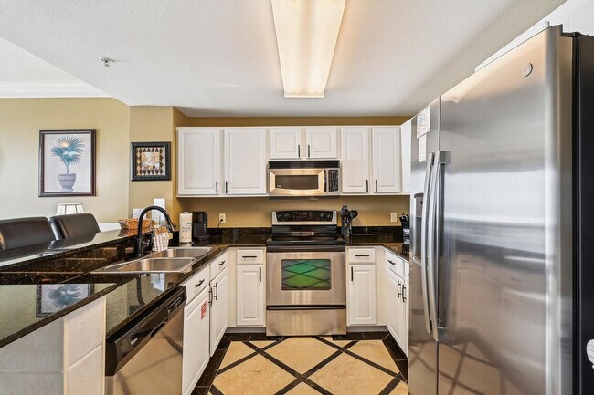 Building Photo - 15900 Front Beach Rd