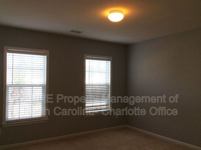Building Photo - 7713 Noland Woods Dr
