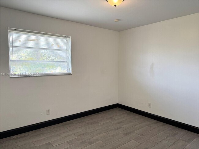 Building Photo - 17205 SW 109th Ct