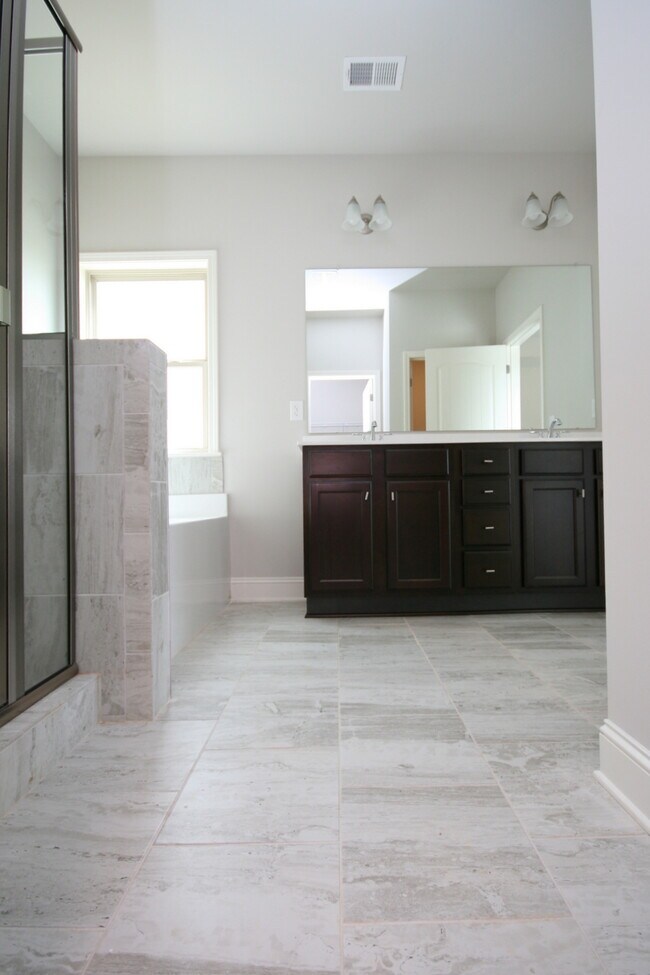 Building Photo - 7921 Gabriela Dr NW