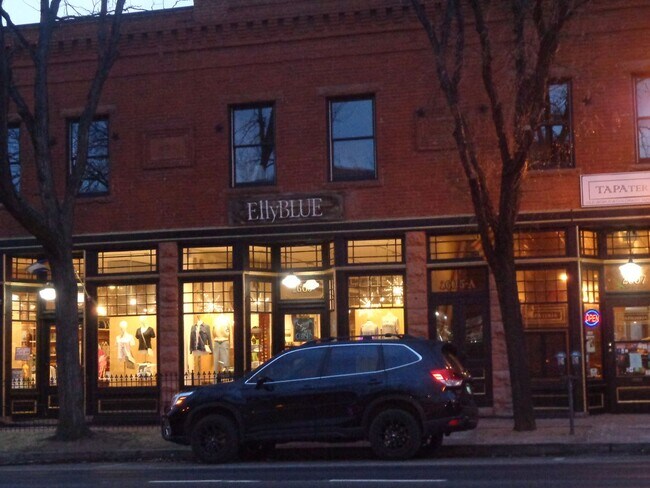 Building Photo - 3321 W Bijou St
