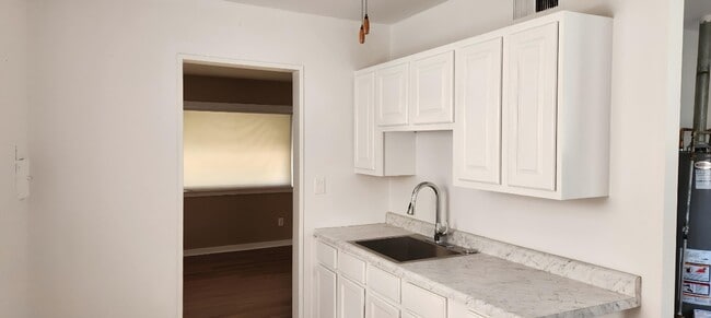 Building Photo - 5354 N 50th St