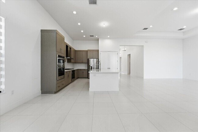 Building Photo - 9971 Migration Pt