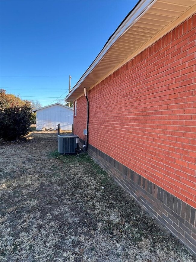 Building Photo - 1724 N Lee St