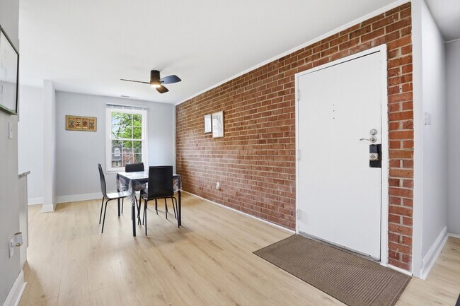 Building Photo - 742 Quince Orchard Blvd