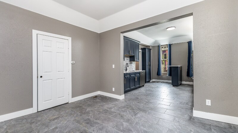 Building Photo - 561 Loras Blvd