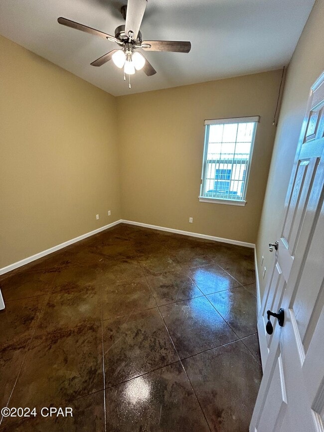 Building Photo - 7134 Bay Crest Rd