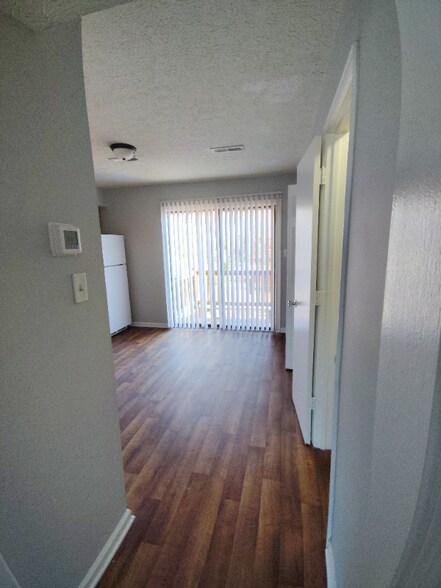 Building Photo - 14 Fonda Dr