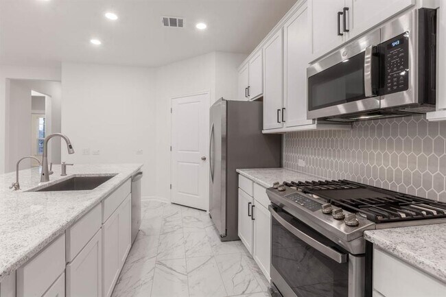 Building Photo - 309 Barton Oak Trl