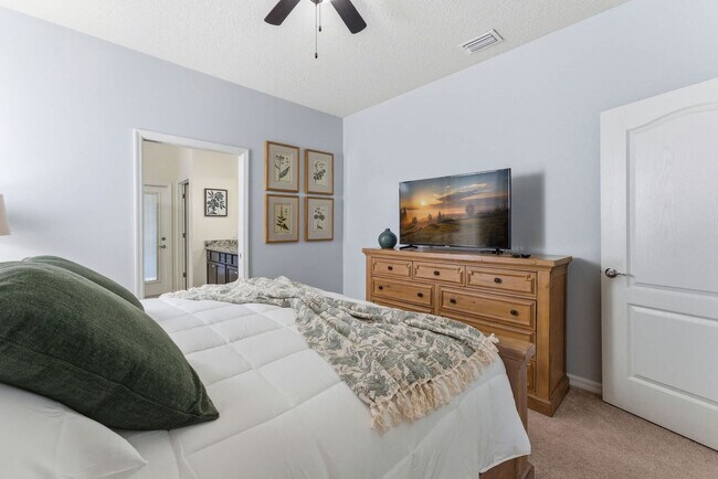 Building Photo - 8914 Zurich Ln