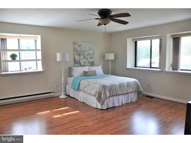 Master Bedroom - 22 Fitzwatertown Rd