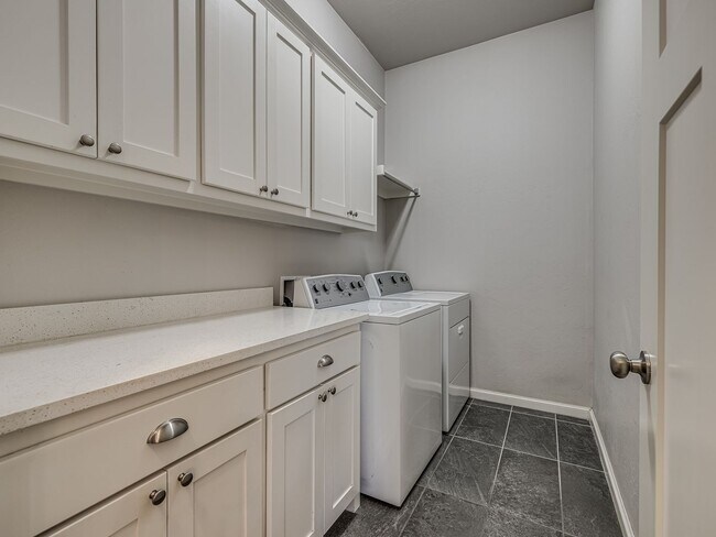 Building Photo - 3 Bed/2 Bath Beacon Home in Rush Brook Add...