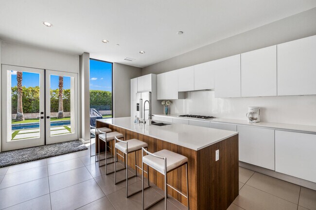 Building Photo - 57572 Salida del Sol