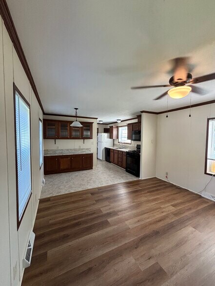 Primary Photo - 40 Edgewood Dr
