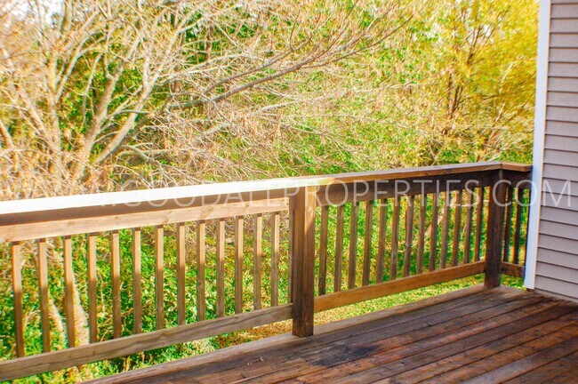 Building Photo - 4 Bedroom 3 Bath in Glynn Village!