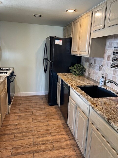 Kitchen new paint - 450 W 7th St