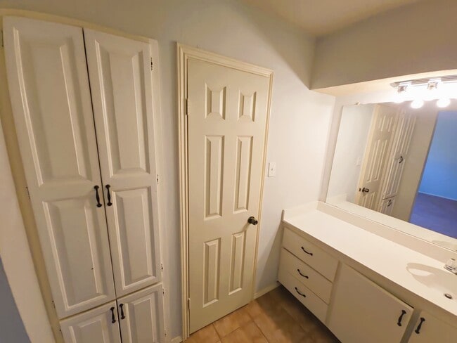 Building Photo - 5611 Caldicote St