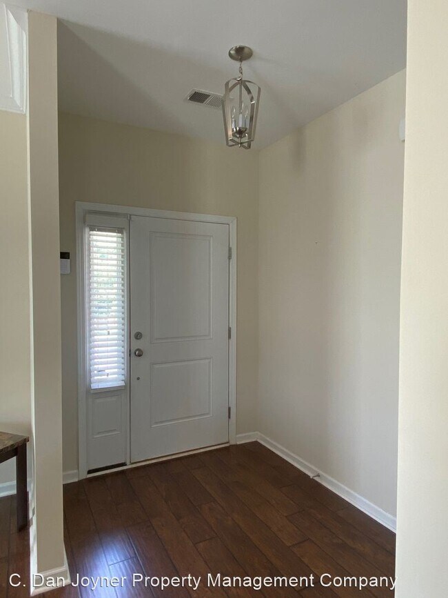 Building Photo - 4 br, 2.5 bath House - 348 Slate Drive